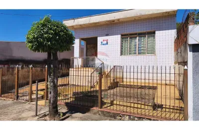 Casa com 3 quartos à venda na Rua Operários, 800, Vila Maria, Mogi Guaçu