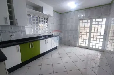 Imóvel no condomínio santa mônica mogi mirim com 3 dormitórios e suíte