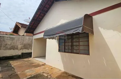 Casa com 3 quartos à venda na Rua Professora Maria A Lemos Brandão, 497, Vila Penha do Rio do Peixe, Itapira
