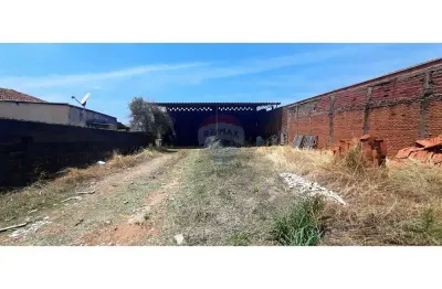 Terreno à venda no Centro, Estiva Gerbi 