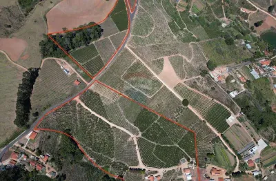 Sítio à venda em serra negra- s.p. área total 100.791 m2 , área útil aprox. 480 m2 , 9 dormitórios, 4 banheiros, 2 vagas cobertas