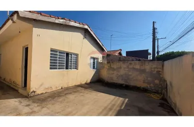Casa á venda com 02 dormitórios no jardim são pedro -mogi guaçu -sp