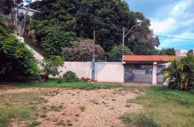 Casa com 3 quartos à venda na Rua Anacleto Magalhães Pereira, 215, Chácara Freitas, Itapira