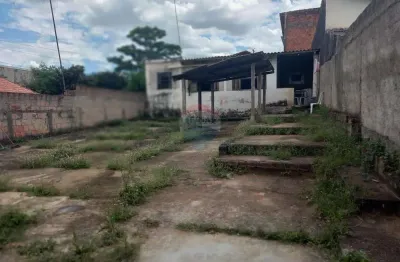 Casa com 2 quartos à venda na Rua Ewaldo Chabregas, 178, Parque das Laranjeiras, Mogi Mirim