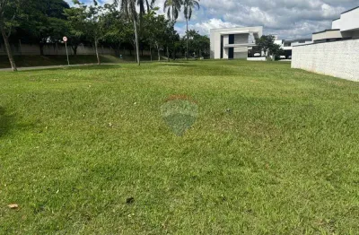 Exclusividade e Sol da Manhã: Sua Tela em Branco no Condomínio Mais Preigiado da Região.