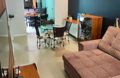 Sobrado mobiliado e reformado com 3 dormitórios (sendo 2 suítes) e com área gourmet maravihosa no bairro areias