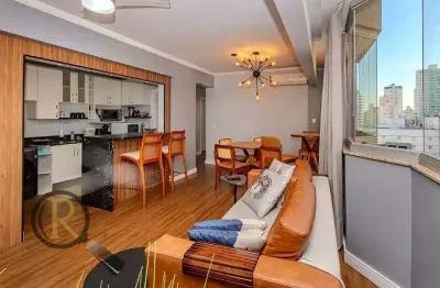 Apartamento quadra-mar mobiliado com 3 dormitórios (sendo 1 suíte) no coração de bc