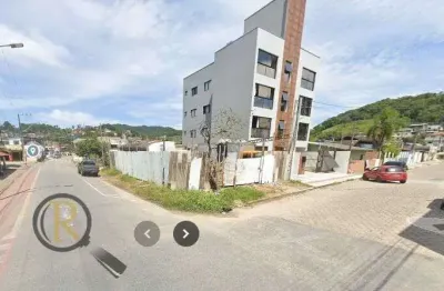Terreno de esquina em rua movimentada no monte alegre