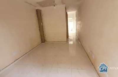 Casa em condomínio com área extera e 2 quartos no tude bastos em praia grande