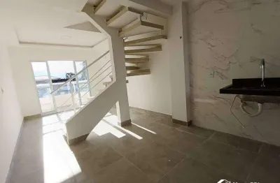 Sobrado triplex com 2 quartos na mirim em praia grande/sp
