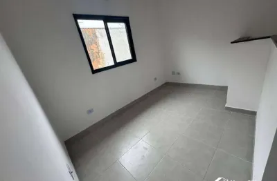 Casa em condomínio com 2 quartos no jardim quietude em praia grande/sp