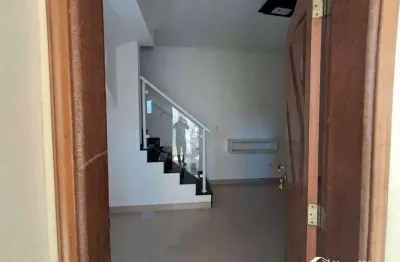 Sobrado geminado à venda no tude bastos, praia grande – 2 suítes, sacada, 2 vagas