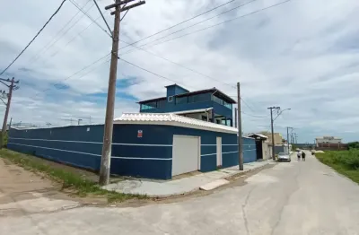 Imóvel de luxo com piscina e área gourmet em cabo frio