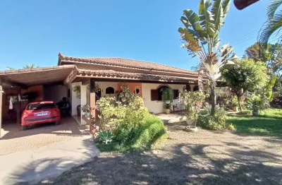 Linda casa com localização privilegiada próximo ao centro hípico, barra de são joão!