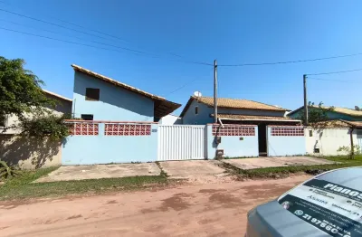 Duas casas no condominio gravata 1 em uma localização muito boa