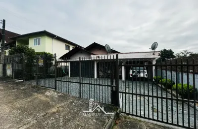 Casa com 4 quartos à venda no Floresta, Joinville 