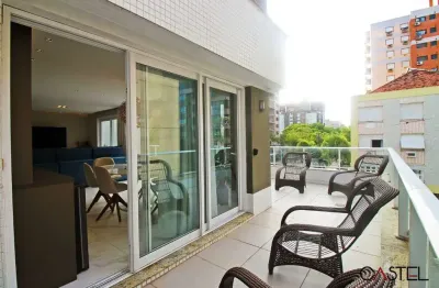 Apartamento com 3 quartos à venda na rua doutor oscar bittencourt, 130, menino deus, porto alegre por r$ 1.900.000