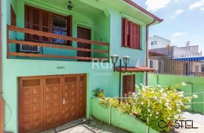 Casa com 4 quartos à venda na rua barão do amazonas, 1951, partenon, porto alegre por r$ 690.000