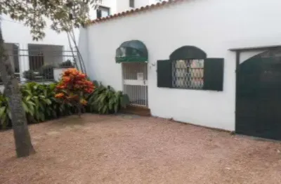 Casa com 2 quartos à venda na Rua Luzitana, Higienópolis, Porto Alegre