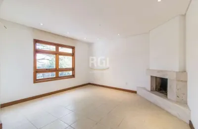 Casa com 3 quartos à venda na Avenida Guarujá, Guarujá, Porto Alegre