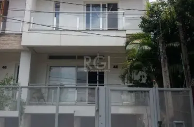 Casa com 3 quartos à venda na rua caracas, 48, jardim lindóia, porto alegre por r$ 1.100.000