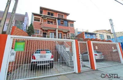 Casa com 4 quartos à venda na avenida coronel gastão haslocher mazeron, 479, medianeira, porto alegre por r$ 745.000