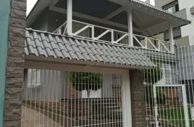 Casa com 4 quartos para alugar na Avenida Soledade, Petrópolis, Porto Alegre