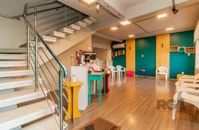 Casa comercial à venda na Avenida Benno Mentz, Vila Ipiranga, Porto Alegre