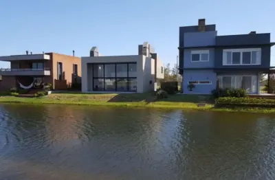 Casa em condomínio fechado com 4 quartos à venda na Avenida Paraguassu, Centro, Xangri-Lá