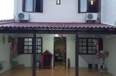 Casa com 3 quartos à venda na rua martim ferreira de carvalho, 518, sarandi, porto alegre por r$ 600.000