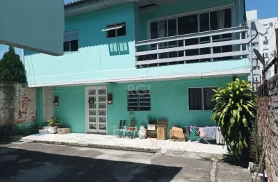 Casa à venda na Avenida Florianópolis, Azenha, Porto Alegre