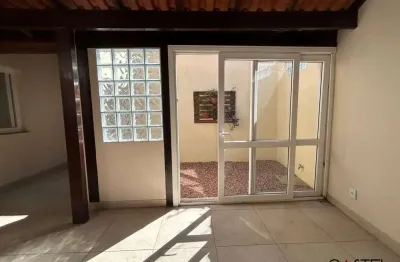 Casa em condomínio fechado com 2 quartos à venda na avenida edgar pires de castro, 350, hípica, porto alegre por r$ 319.900