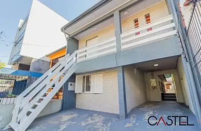 Casa com 3 quartos à venda na rua damasco, 46, azenha, porto alegre por r$ 919.000