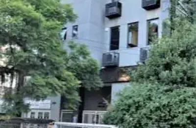 Sala comercial à venda na rua miguel tostes, 533, rio branco, porto alegre por r$ 245.000