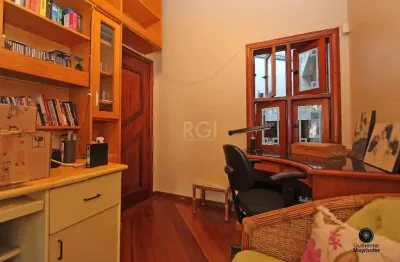 Casa com 3 quartos à venda na Rua Catumbi, Medianeira, Porto Alegre