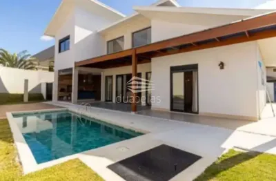 Belíssima casa à venda no condomínio monte carlo – urbanova em são josé dos campos