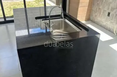 Casa exclusiva à venda com rooftop em condomínio fechado – sofisticação e conforto!
