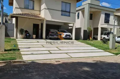 Casa com 04 quartos, 215 m2  de área construída a venda  em condomínio!