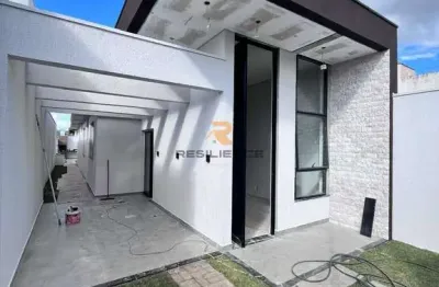 Casa com 03 quartos sendo 01 suíte, 100 m2 de área construída á venda !