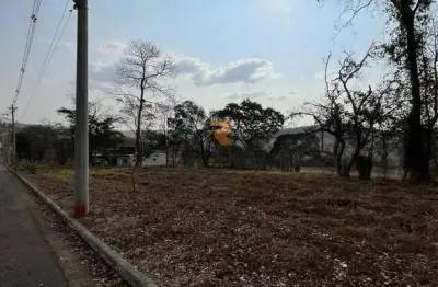 Lote com 1.000m² excelente topografia em condomínio fechado !