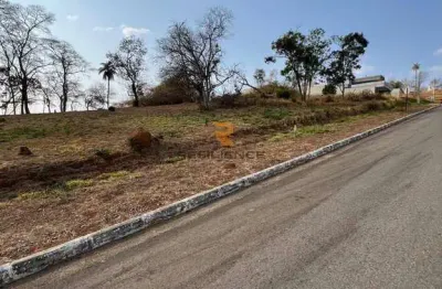 Lote com 1.000m² excelente topografia em condomínio fechado !