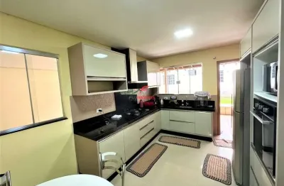 Casa com 03 quartos  01 suite  no cjto porto seguro  em maringa pr
