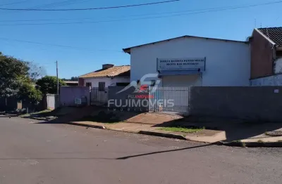 Imovel residencial com terreno inteiro   possui salao de igreja no lote