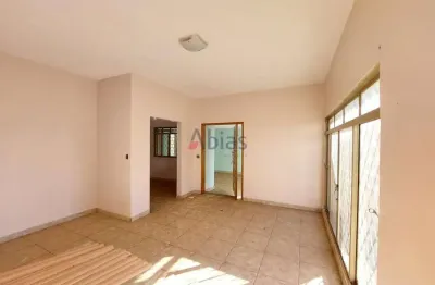 Casa com 4 quartos à venda na Rua Nove de Julho, 2735, Jardim Lutfalla, São Carlos