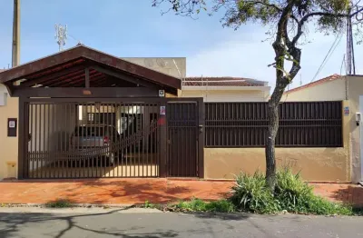 Casa com 3 quartos à venda na Rua Célio Barbosa da Silva, 194, Jardim Santa Paula, São Carlos