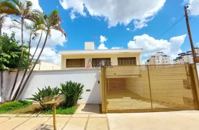 Casa com 3 quartos para alugar na Rua Marechal Deodoro, 1386, Centro, São Carlos