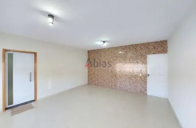 Casa com 2 quartos para alugar na Rua Nicodemo Senapeschi, 187, Vila Irene, São Carlos