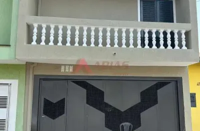 Casa com 3 quartos para alugar na Avenida Giovani Vassolo, 567, Vila Santa Madre Cabrini, São Carlos