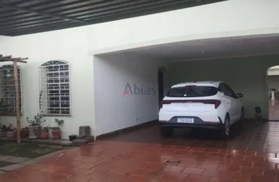 Casa com 3 quartos à venda na Rua Célio Barbosa da Silva, 161, Jardim Santa Paula, São Carlos
