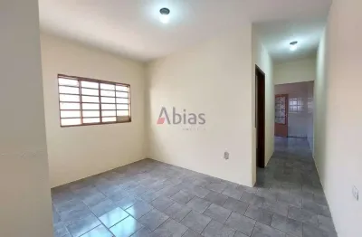 Casa com 3 quartos para alugar na Rua Madre Tereza de Calcuta, 537, Jardim Acapulco, São Carlos